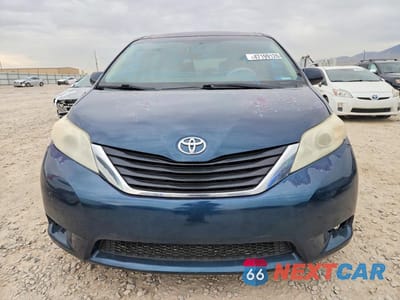 Piąte zdjęcie samochodu w środku: 2011 TOYOTA SIENNA LE 7-PASSENGER VIN:5TDJK3DC8BS019481 - miniatura