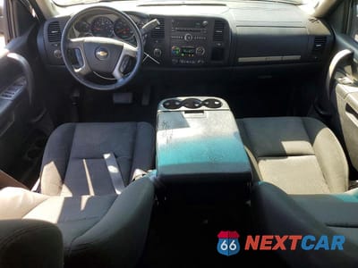 Zdjęcie 8 z 11 samochodu: 2013 CHEVROLET SILVERADO K1500 LT VIN:3GCPKSE70DG320608 - miniatura