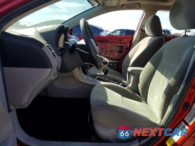 Zdjęcie 7 z 13 samochodu: 2013 TOYOTA COROLLA LE VIN:5YFBU4EEXDP108128 - miniatura