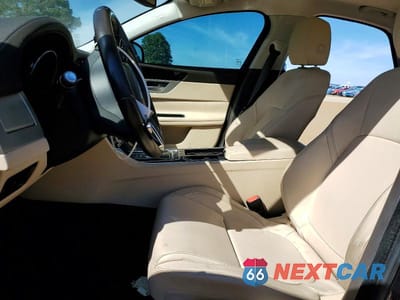 Zdjęcie 7 z 12 samochodu: 2017 JAGUAR XF PREMIUM VIN:SAJBD4BV9HCY27777 - miniatura