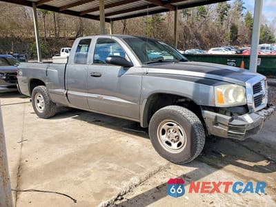 Czwarte zdjęcie samochodu z boku: 2006 DODGE DAKOTA ST VIN:1D7HE22KX6S669104 - miniatura