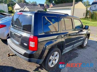 Czwarte zdjęcie samochodu z boku: 2011 JEEP PATRIOT SPORT VIN:1J4NF1GB1BD212946 - miniatura