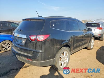 Trzecie zdjęcie samochodu z tyłu: 2017 CHEVROLET TRAVERSE LT VIN:1GNKRGKDXHJ161850 - miniatura