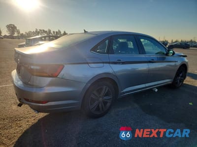 Trzecie zdjęcie samochodu z tyłu: 2019 VOLKSWAGEN JETTA S VIN:3VWC57BU7KM198225 - miniatura