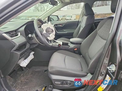 Zdjęcie 7 z 13 samochodu: 2024 TOYOTA RAV4 HYBRID XLE VIN:JTMRWRFV2RD582718 - miniatura