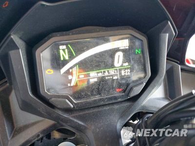 Zdjęcie 7 z 9 samochodu: 2022 KAWASAKI EX650 N VIN:ML5EXEN1XNDA49803 - miniatura