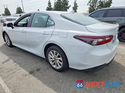 Drugie zdjęcie samochodu z przodu: 2022 TOYOTA CAMRY LE VIN:4T1C11AK2NU025235 - miniatura