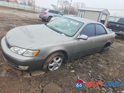 1998 LEXUS ES 300 BASE JT8BF28G8W0100021 - główne zdjęcie licytacji z USA - miniatura
