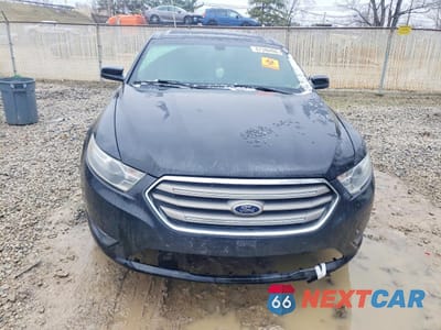 Piąte zdjęcie samochodu w środku: 2013 FORD TAURUS SEL VIN:1FAHP2E84DG128334 - miniatura