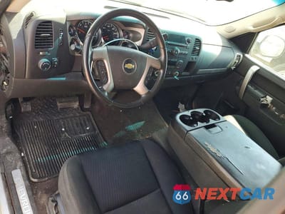 Zdjęcie 8 z 12 samochodu: 2013 CHEVROLET SILVERADO K1500 LT VIN:1GCRKSE74DZ106116 - miniatura