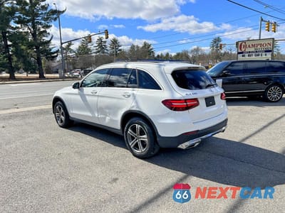 Trzecie zdjęcie samochodu z tyłu: 2018 MERCEDES-BENZ GLC 300 VIN:WDC0G4JB0JV091112 - miniatura