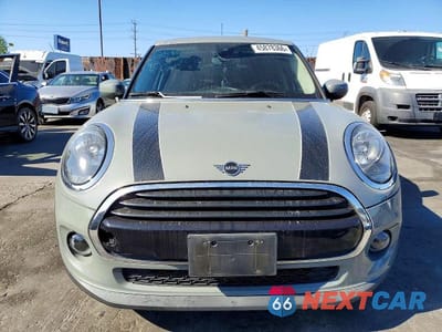 Piąte zdjęcie samochodu w środku: 2020 MINI COOPER VIN:WMWXU7C00L2L99473 - miniatura