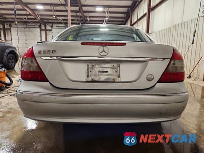Zdjęcie 6 z 12 samochodu: 2008 MERCEDES-BENZ E 350 VIN:WDBUF56X48B226221 - miniatura