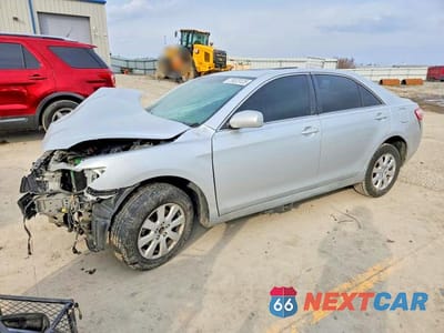 2007 TOYOTA CAMRY XLE 4T1BE46K77U180845 - główne zdjęcie licytacji z USA - miniatura