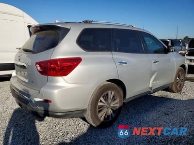 Trzecie zdjęcie samochodu z tyłu: 2019 NISSAN PATHFINDER SV VIN:5N1DR2MN0KC577245 - miniatura
