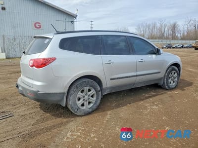 Trzecie zdjęcie samochodu z tyłu: 2012 CHEVROLET TRAVERSE LS VIN:1GNKVFED4CJ370883 - miniatura