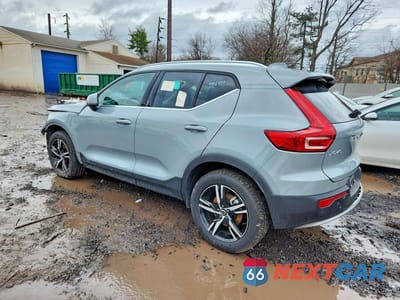 Drugie zdjęcie samochodu z przodu: 2025 VOLVO XC40 CORE VIN:YV4L12UJ0S2569606 - miniatura