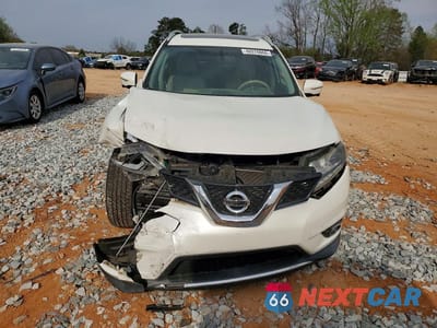 Piąte zdjęcie samochodu w środku: 2015 NISSAN ROGUE SL VIN:5N1AT2MT2FC864420 - miniatura