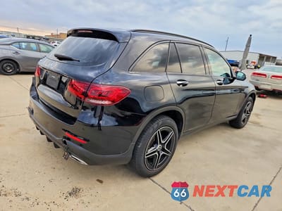 Trzecie zdjęcie samochodu z tyłu: 2022 MERCEDES-BENZ GLC 300 VIN:W1N0G8DB0NV348017 - miniatura