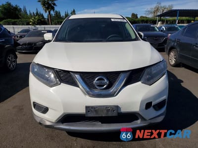 Piąte zdjęcie samochodu w środku: 2016 NISSAN ROGUE S VIN:KNMAT2MV4GP706824 - miniatura