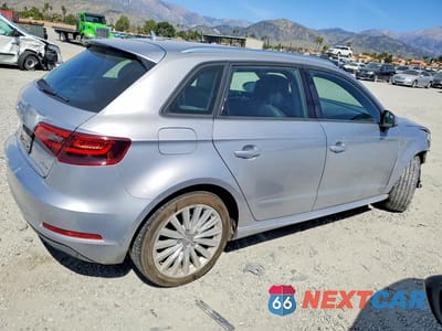 Trzecie zdjęcie samochodu z tyłu: 2016 AUDI A3 E-TRON PREMIUM VIN:WAUUPBFF2GA086224 - miniatura