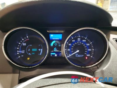 Zdjęcie 9 z 11 samochodu: 2013 HYUNDAI SONATA HYBRID BASE VIN:KMHEC4A46DA079059 - miniatura
