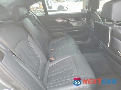 Zdjęcie 10 z 11 samochodu: 2018 BMW M760 XI VIN:WBA7H6C50JG614490 - miniatura