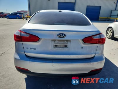 Zdjęcie 6 z 13 samochodu: 2015 KIA FORTE LX VIN:KNAFK4A68F5427756 - miniatura