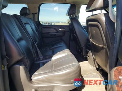 Zdjęcie 11 z 13 samochodu: 2007 GMC YUKON XL DENALI VIN:1GKFK66897J223599 - miniatura