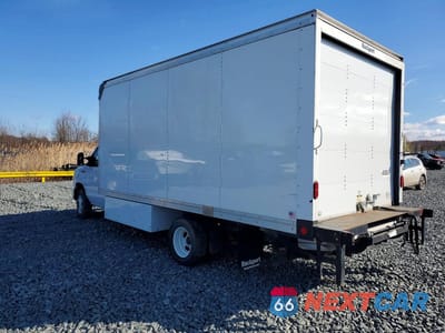 Drugie zdjęcie samochodu z przodu: 2021 FORD E450 BOX TRUCK VIN:1FDXE4FN4MDC28894 - miniatura