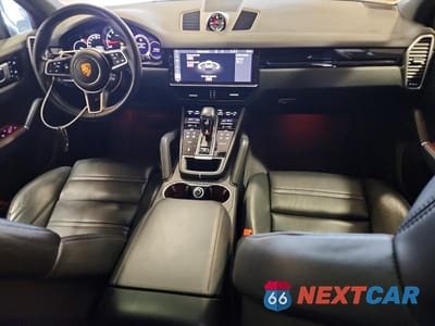 Zdjęcie 8 z 13 samochodu: 2021 PORSCHE CAYENNE VIN:WP1AA2AY7MDA05582 - miniatura