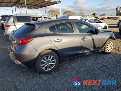 Trzecie zdjęcie samochodu z tyłu: 2015 MAZDA 3 TOURING VIN:3MZBM1L75FM145162 - miniatura