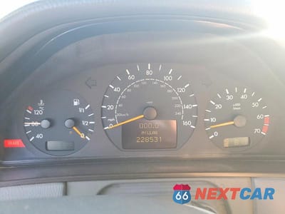 Zdjęcie 9 z 11 samochodu: 2001 MERCEDES-BENZ E 430 VIN:WDBJF70J11X052992 - miniatura