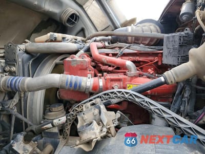 Zdjęcie 7 z 10 samochodu: 2017 VOLVO VNL SEMI TRUCK VIN:4V4N39TG8HN988030 - miniatura