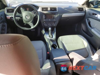Zdjęcie 8 z 12 samochodu: 2014 VOLKSWAGEN JETTA HYBRID VIN:3VW637AJ0EM230673 - miniatura