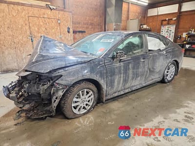 2025 TOYOTA CAMRY LE 4T1DAACK8SU631149 - główne zdjęcie licytacji z USA - miniatura