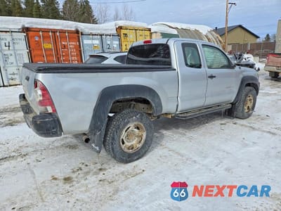 Trzecie zdjęcie samochodu z tyłu: 2011 TOYOTA TACOMA BASE VIN:5TFUX4EN4BX001171 - miniatura