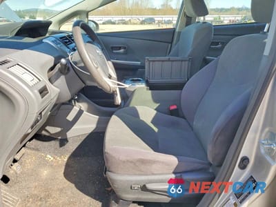 Zdjęcie 7 z 13 samochodu: 2014 TOYOTA PRIUS V THREE VIN:JTDZN3EU5EJ001619 - miniatura