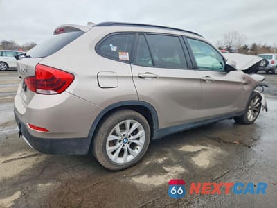 Trzecie zdjęcie samochodu z tyłu: 2013 BMW X1 XDRIVE28I VIN:WBAVL1C55DVR82432 - miniatura