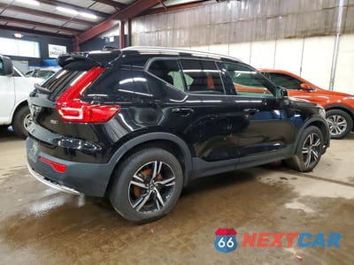 Trzecie zdjęcie samochodu z tyłu: 2023 VOLVO XC40 CORE VIN:YV4L12UK8P2966304 - miniatura