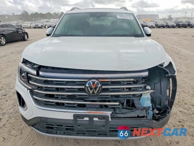 Piąte zdjęcie samochodu w środku: 2024 VOLKSWAGEN ATLAS SE VIN:1V2JR2CA7RC585406 - miniatura