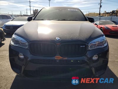 Piąte zdjęcie samochodu w środku: 2017 BMW X6 M VIN:5YMKW8C57H0U71708 - miniatura
