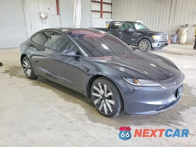 Czwarte zdjęcie samochodu z boku: 2025 TESLA MODEL 3 VIN:5YJ3E1EB1SF021054 - miniatura