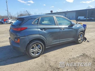 Trzecie zdjęcie samochodu z tyłu: 2018 HYUNDAI KONA SE VIN:KM8K12AA1JU173816 - miniatura