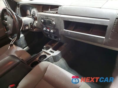 Zdjęcie 8 z 11 samochodu: 2011 DODGE DAKOTA ST VIN:1D7RW2BK0BS626533 - miniatura
