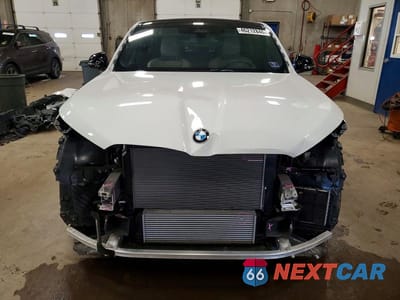 Piąte zdjęcie samochodu w środku: 2025 BMW X2 XDRIVE28I VIN:WBX63GM06S5327483 - miniatura