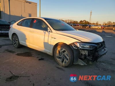 Czwarte zdjęcie samochodu z boku: 2023 VOLKSWAGEN JETTA SEL VIN:3VWGM7BUXPM016030 - miniatura