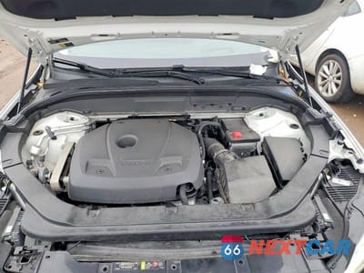 Zdjęcie 11 z 12 samochodu: 2020 VOLVO XC60 T5 MOMENTUM VIN:YV4102RK5L1421924 - miniatura