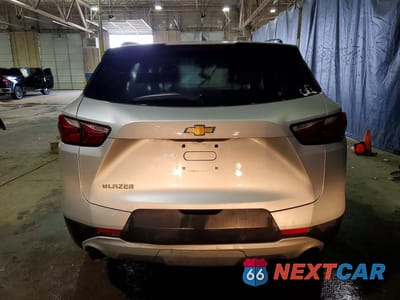 Zdjęcie 6 z 12 samochodu: 2020 CHEVROLET BLAZER 2LT VIN:3GNKBCRS4LS628060 - miniatura