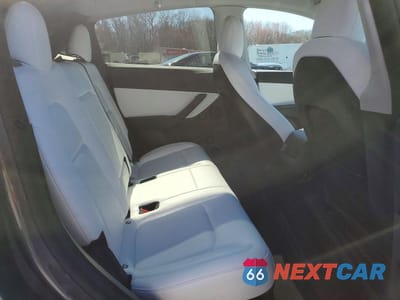 Zdjęcie 10 z 12 samochodu: 2022 TESLA MODEL Y VIN:7SAYGDEF3NF459599 - miniatura